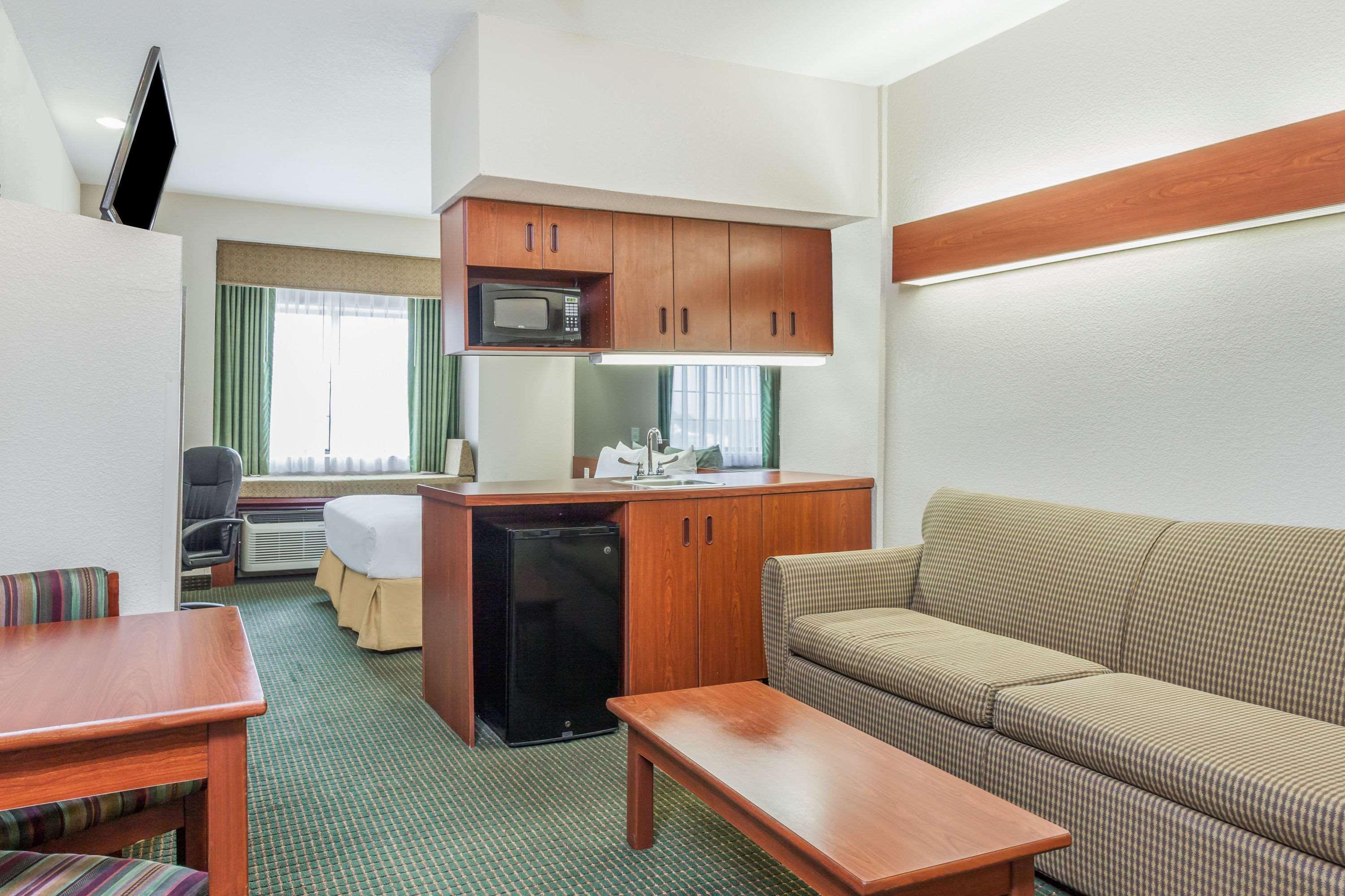 Days Inn By Wyndham Near Kansas Speedway Канзас-Сіті Екстер'єр фото