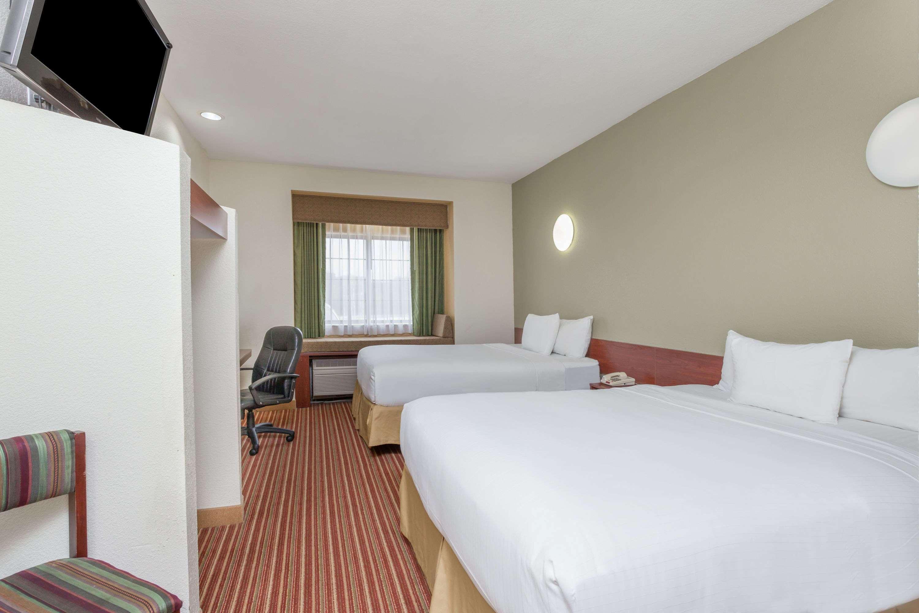 Days Inn By Wyndham Near Kansas Speedway Канзас-Сіті Екстер'єр фото