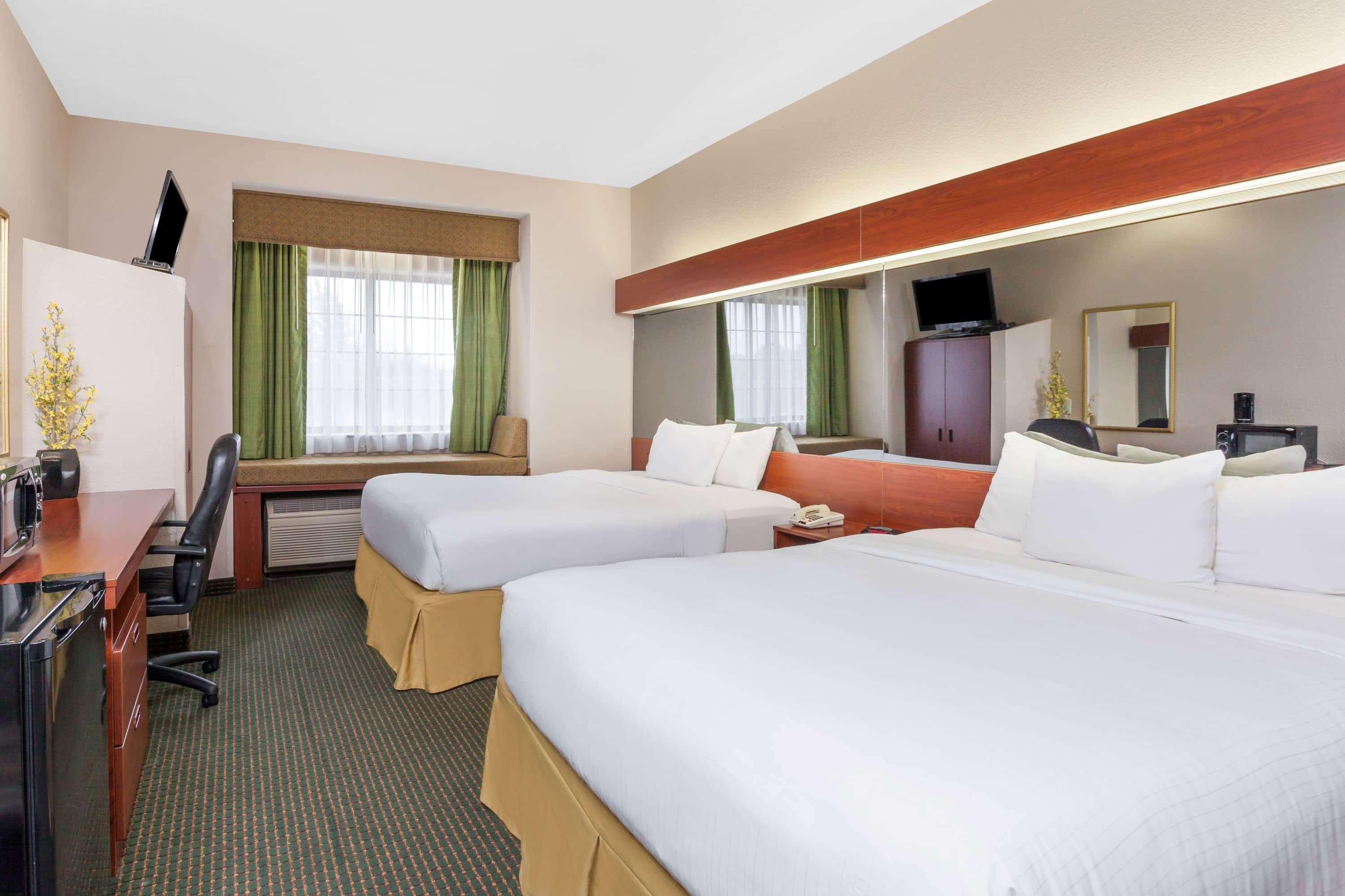 Days Inn By Wyndham Near Kansas Speedway Канзас-Сіті Екстер'єр фото