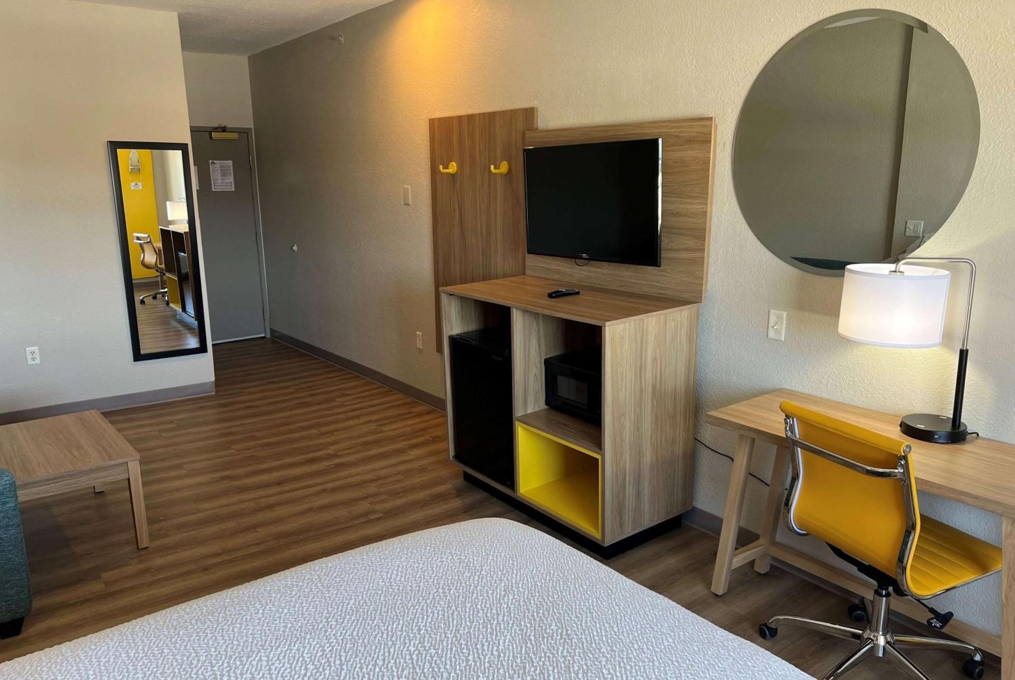 Days Inn By Wyndham Near Kansas Speedway Канзас-Сіті Екстер'єр фото