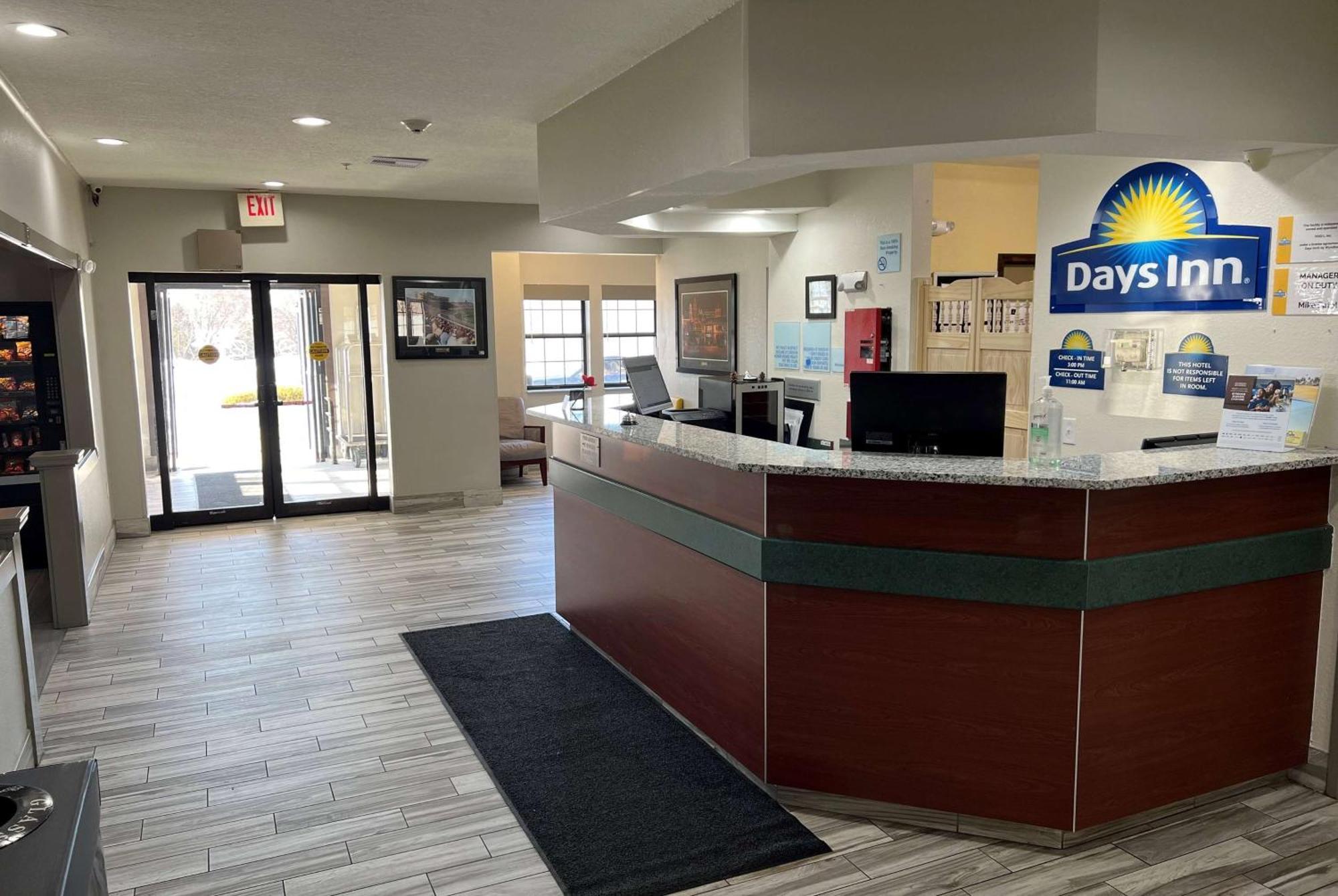 Days Inn By Wyndham Near Kansas Speedway Канзас-Сіті Екстер'єр фото