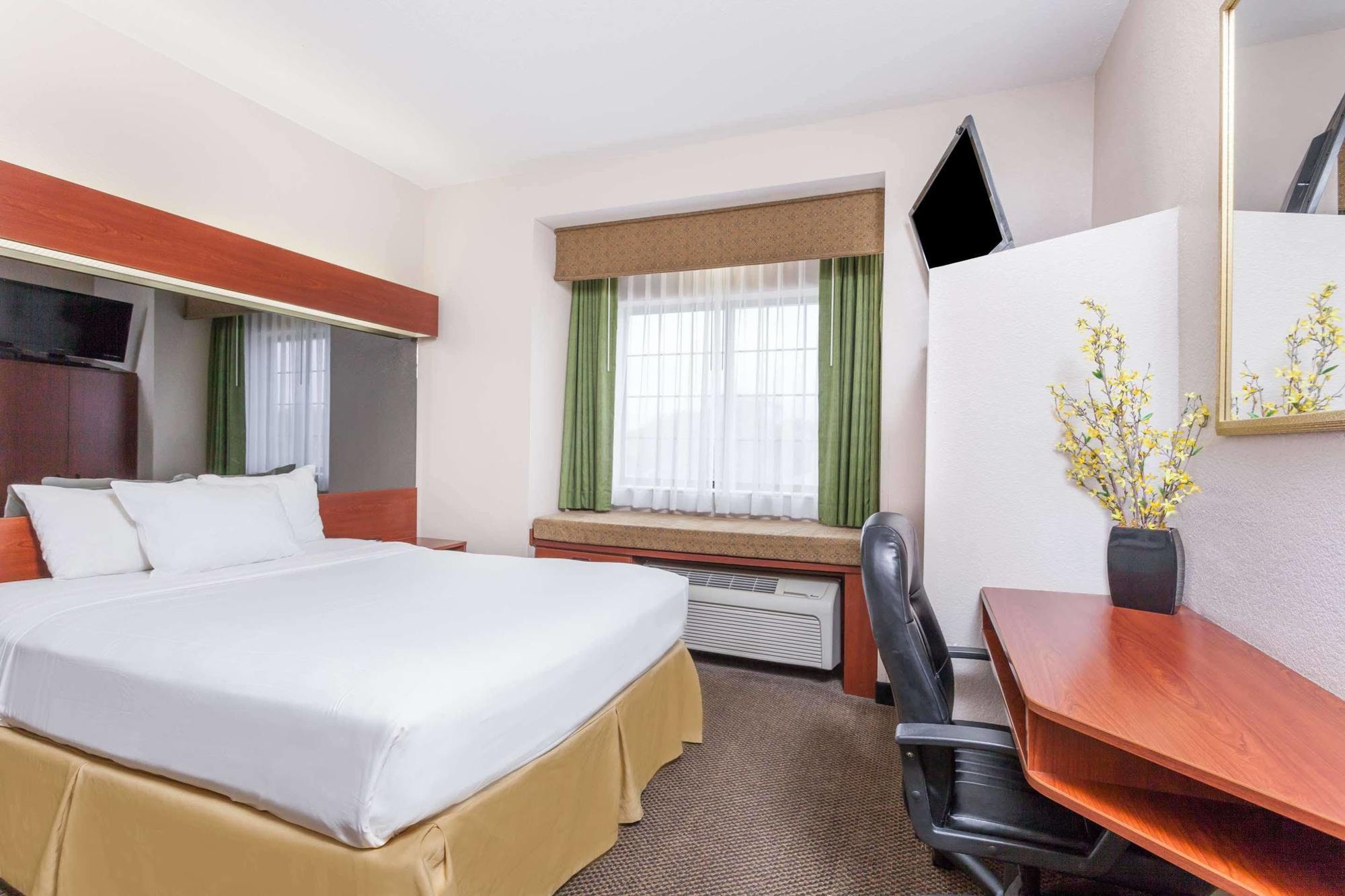 Days Inn By Wyndham Near Kansas Speedway Канзас-Сіті Екстер'єр фото